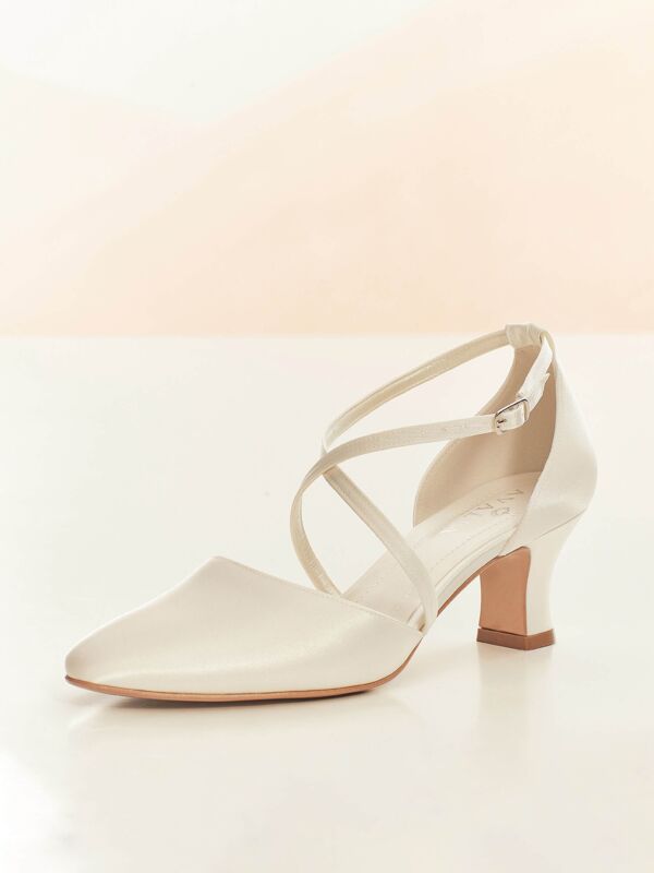 sally-avalia-bridal-shoes-4_1